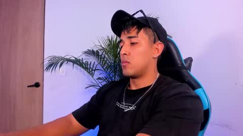 Snapshot of alan_greek_1 chatting on 12-20-25, 02:51 Alan greek online show from 12-20-25, 02:51