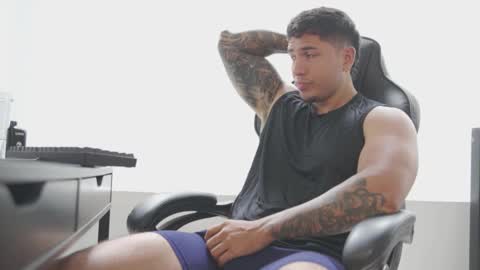 Snapshot of alan_muscle chatting on 03-06-26, 03:30 Alan online show from 03-06-26, 03:30