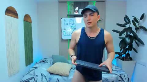 Alan  Kevin can we reach 100 thumbs up please guys  online show from 06-15-26, 07:05