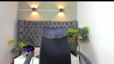 Snapshot of alan_redinger chatting on 09-22-25, 12:51 Alan online show from 09-22-25, 12:51