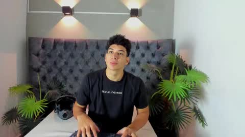 Snapshot of alan_redinger chatting on 10-17-25, 01:14 Alan online show from 10-17-25, 01:14