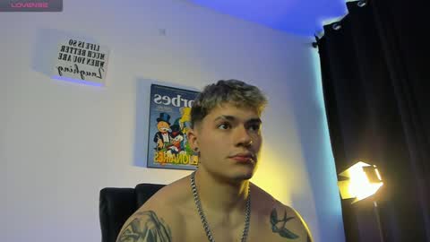 Snapshot of alan_rosee chatting on 01-13-25, 01:28 Alan online show from 01-13-25, 01:28