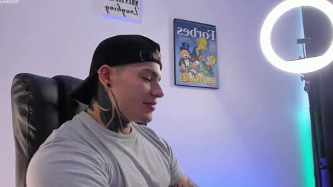 Snapshot of alan_rosee chatting on 03-01-25, 03:38 Alan online show from 03-01-25, 03:38