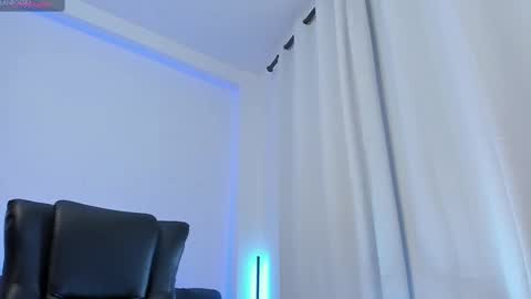 Snapshot of alan_rosee chatting on 09-29-25, 02:11 Alan online show from 09-29-25, 02:11