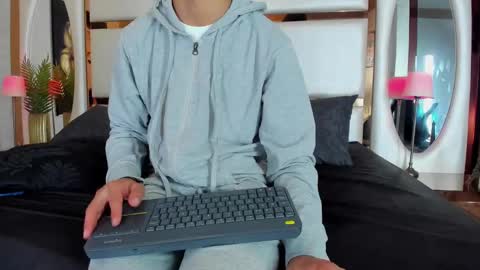 ---Alan--- online show from 03-05-25, 09:49