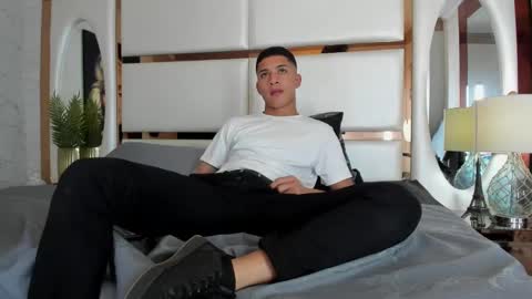 ---Alan--- online show from 03-08-25, 04:23