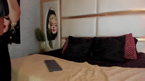 Snapshot of alan_santhos chatting on 06-11-26, 04:21 ---Alan--- online show from 06-11-26, 04:21