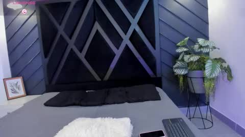 ALANA COX online show from 10-22-25, 11:37