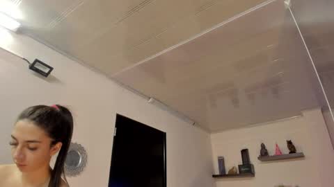 Snapshot of alana_madison chatting on 12-21-24, 10:28 Maeve online show from 12-21-24, 10:28