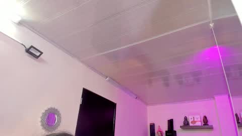 Snapshot of alana_madison chatting on 02-09-25, 11:25 Maeve online show from 02-09-25, 11:25