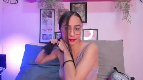 Alana online show from 11-28-25, 01:03