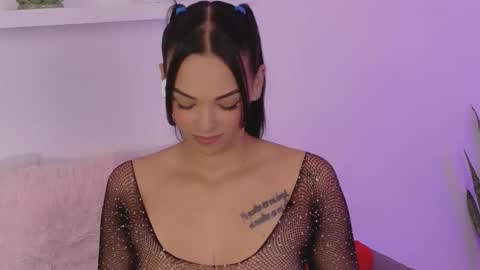 Snapshot of alanajohnson__ chatting on 10-15-25, 06:19 Ana online show from 10-15-25, 06:19