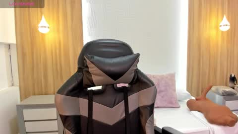 Snapshot of alanapark07 chatting on 09-25-25, 12:20 A L A N A online show from 09-25-25, 12:20