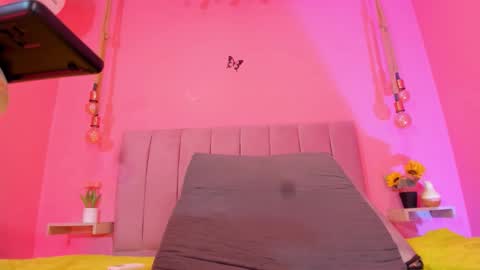 Alanaa Rosee  online show from 10-25-25, 08:14