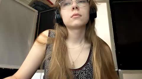 Stella online show from 11-22-25, 08:57