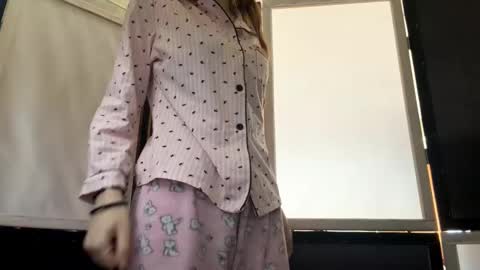 Stella online show from 11-23-25, 08:14