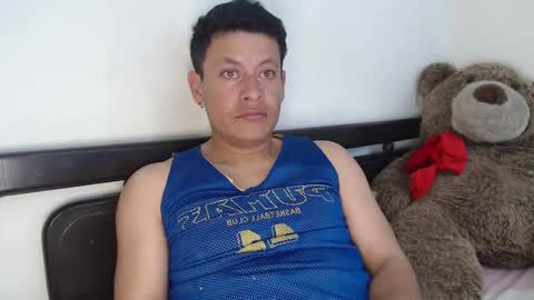 Snapshot of alann_snow chatting on 12-25-24, 09:00 Alann online show from 12-25-24, 09:00