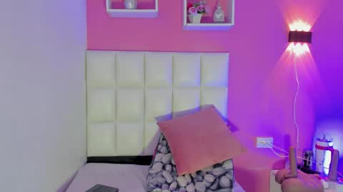Snapshot of alanna_hot3 chatting on 04-30-26, 08:57 Ana online show from 04-30-26, 08:57
