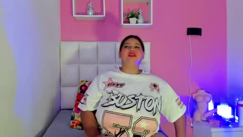 Snapshot of alanna_hot3 chatting on 05-21-26, 07:43 Ana online show from 05-21-26, 07:43
