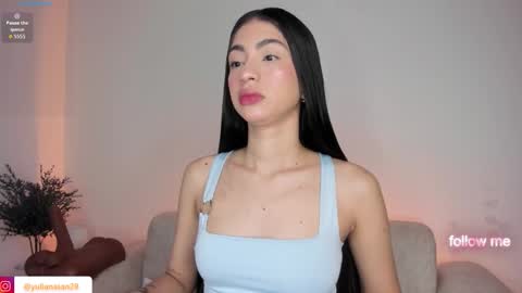 Snapshot of alannah__ chatting on 11-19-25, 11:10 online show from 11-19-25, 11:10