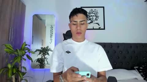 Snapshot of alannaughty_ chatting on 11-30-25, 11:20 alannaughty_ online show from 11-30-25, 11:20