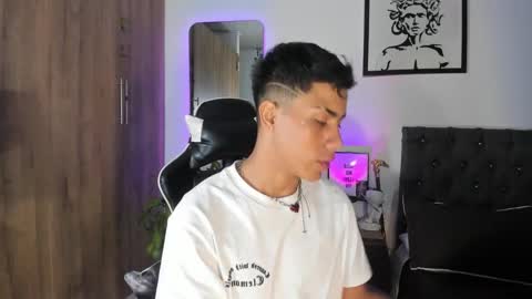 Snapshot of alannaughty_ chatting on 01-16-26, 11:42 alannaughty_ online show from 01-16-26, 11:42