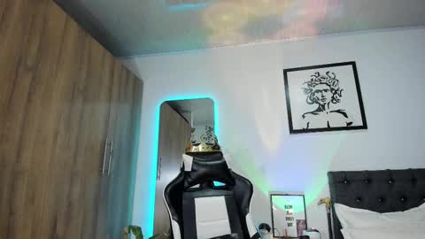 Snapshot of alannaughty_ chatting on 03-12-26, 01:23 alannaughty_ online show from 03-12-26, 01:23