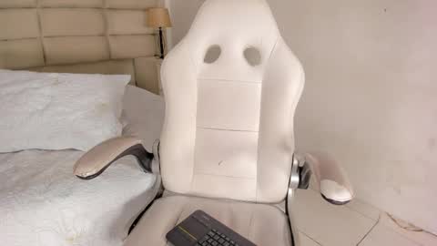 Alaska online show from 12-14-25, 04:29