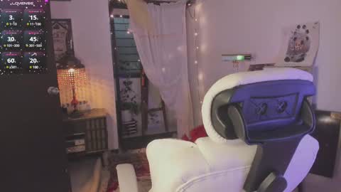 Snapshot of alaskagrace chatting on 02-18-25, 02:05 Alaska Grace       online show from 02-18-25, 02:05