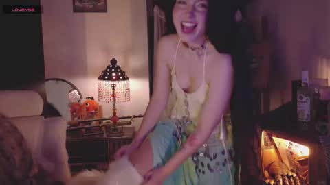 Snapshot of alaskagrace chatting on 10-08-25, 03:26 Alaska Grace       online show from 10-08-25, 03:26