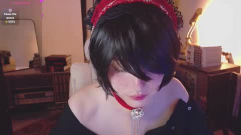 Snapshot of alaskagrace chatting on 11-28-25, 04:26 Alaska Grace online show from 11-28-25, 04:26