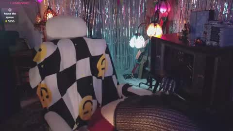 Snapshot of alaskagrace chatting on 02-28-26, 04:13 Alaska Grace online show from 02-28-26, 04:13