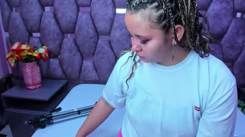 AlaSmith  online show from 12-05-25, 01:58