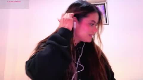 alba_toro535670 online show from 04-15-26, 12:23