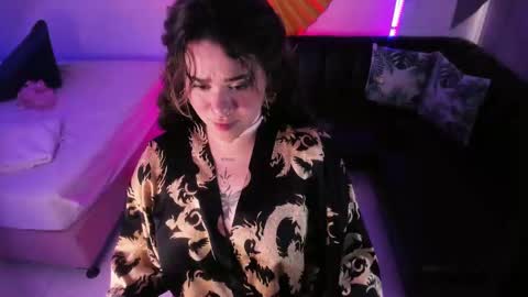 albaandthayron online show from 02-21-25, 03:21