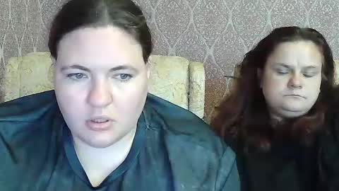 Snapshot of albertaandsharon chatting on 07-13-26, 05:38 AlbertaAndSharon online show from 07-13-26, 05:38