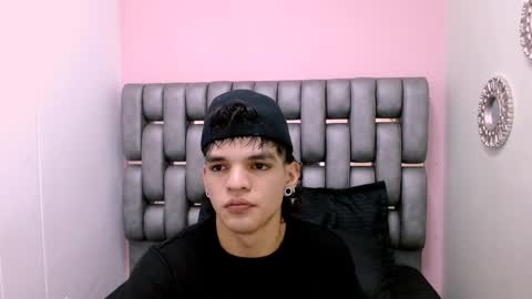 Snapshot of albertbernal69 chatting on 01-08-25, 01:42 Albert online show from 01-08-25, 01:42