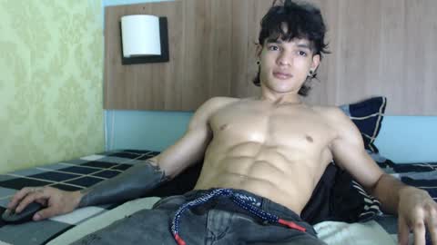Snapshot of albertbernal69 chatting on 02-06-25, 08:18 Albert online show from 02-06-25, 08:18