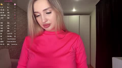 Snapshot of albertinadez chatting on 01-13-26, 01:38 Viktoria online show from 01-13-26, 01:38