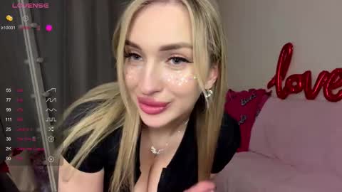 Snapshot of albertinadez chatting on 03-09-26, 05:39 Viktoria online show from 03-09-26, 05:39