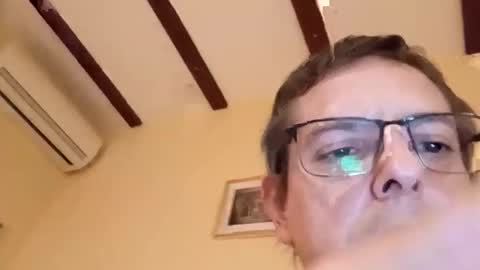 Snapshot of albertovsky87 chatting on 06-03-26, 01:30 albertovsky87 online show from 06-03-26, 01:30