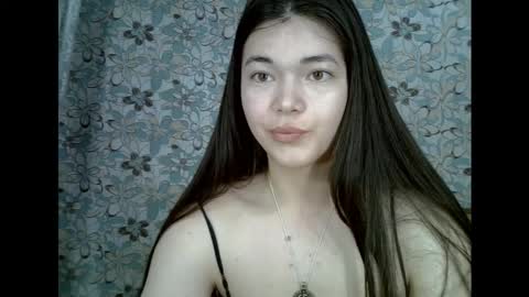 Snapshot of albi_glow chatting on 10-10-25, 02:32 Albi online show from 10-10-25, 02:32