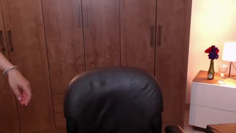 Snapshot of aleesha_cameron02 chatting on 07-18-26, 07:17 Ale online show from 07-18-26, 07:17
