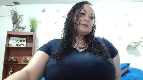 Snapshot of aleia_taylor chatting on 08-08-26, 11:50 aleia taylor online show from 08-08-26, 11:50