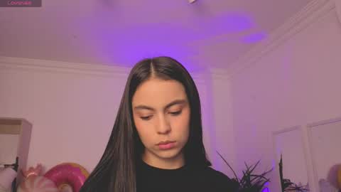 Snapshot of alejaa___ chatting on 05-14-26, 11:39 Alejandra online show from 05-14-26, 11:39