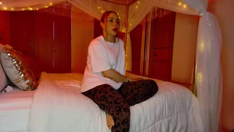 Snapshot of alejadollts chatting on 02-01-26, 06:39 ALEJADOLLTS online show from 02-01-26, 06:39