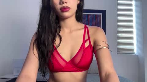Snapshot of alejandraalvarezxo chatting on 10-26-25, 07:53 alejandraalvarezxo online show from 10-26-25, 07:53