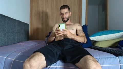 Snapshot of alejandro_bigcock chatting on 01-31-25, 03:52 Alejandro Hernndez online show from 01-31-25, 03:52