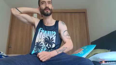 Snapshot of alejandro_bigcock chatting on 10-11-25, 07:45 Alejandro Hernndez online show from 10-11-25, 07:45