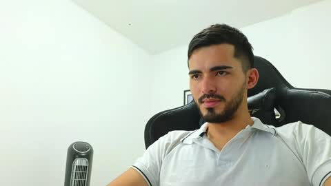 Snapshot of alejandroo_7 chatting on 12-22-24, 04:06 alejandroo_7 online show from 12-22-24, 04:06